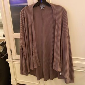 Woman’s Any Body Open No Button Cardigan. Size L